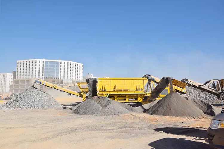 履帶移動(dòng)水平篩分站與砂石行業(yè)生產(chǎn)企業(yè)攜手共同開啟“快進(jìn)鍵”