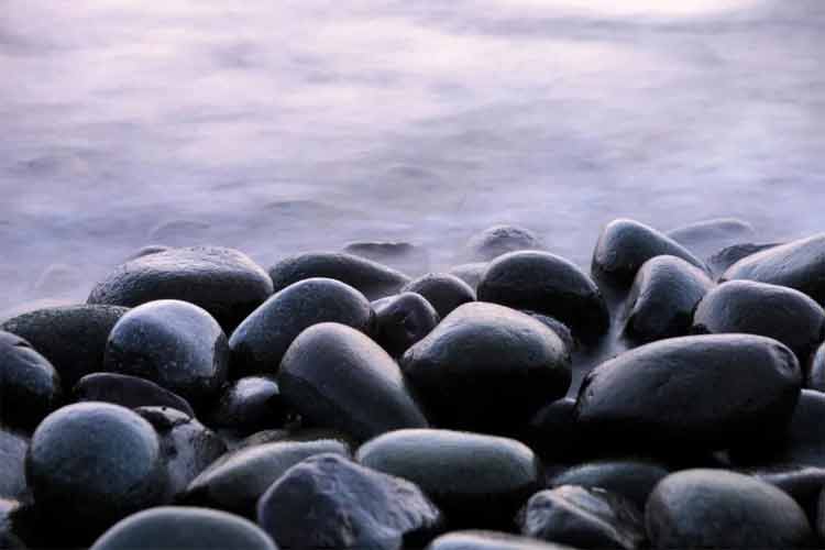 生產(chǎn)機(jī)制砂的常用石料各自的硬度及特點(diǎn)是什么？