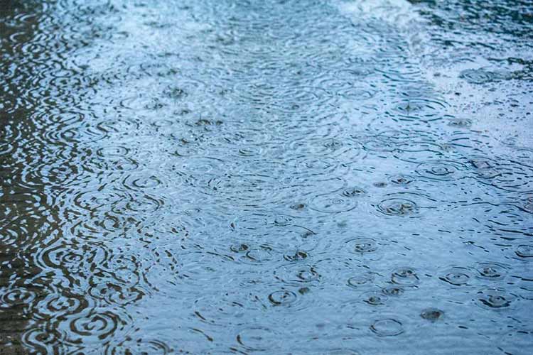 雨季來(lái)襲，如何對(duì)破碎篩分設(shè)備進(jìn)行保養(yǎng)？